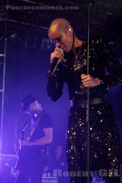 SKUNK ANANSIE - 2009-11-20 - PARIS - Elysee Montmartre - 